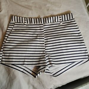 H&M strip shorts
